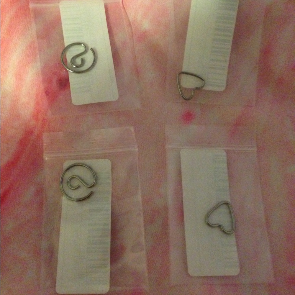 Set of 4 body jewelry earrings heart shape / swirl